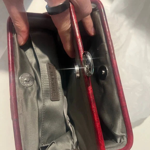 Traded DO NOT BUY
 runway clutch - Picture 9 of 13